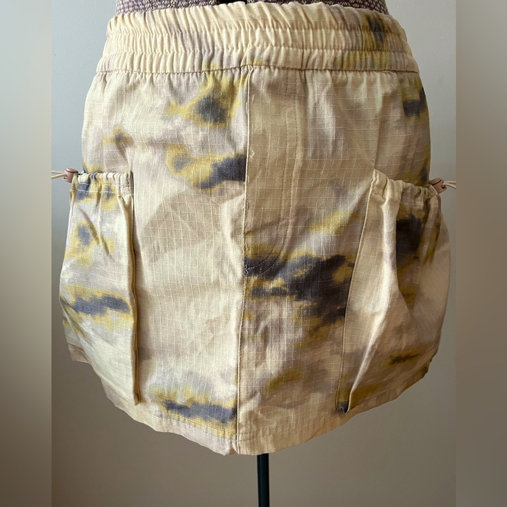 NWT Zara cargo skirt light camo print size L